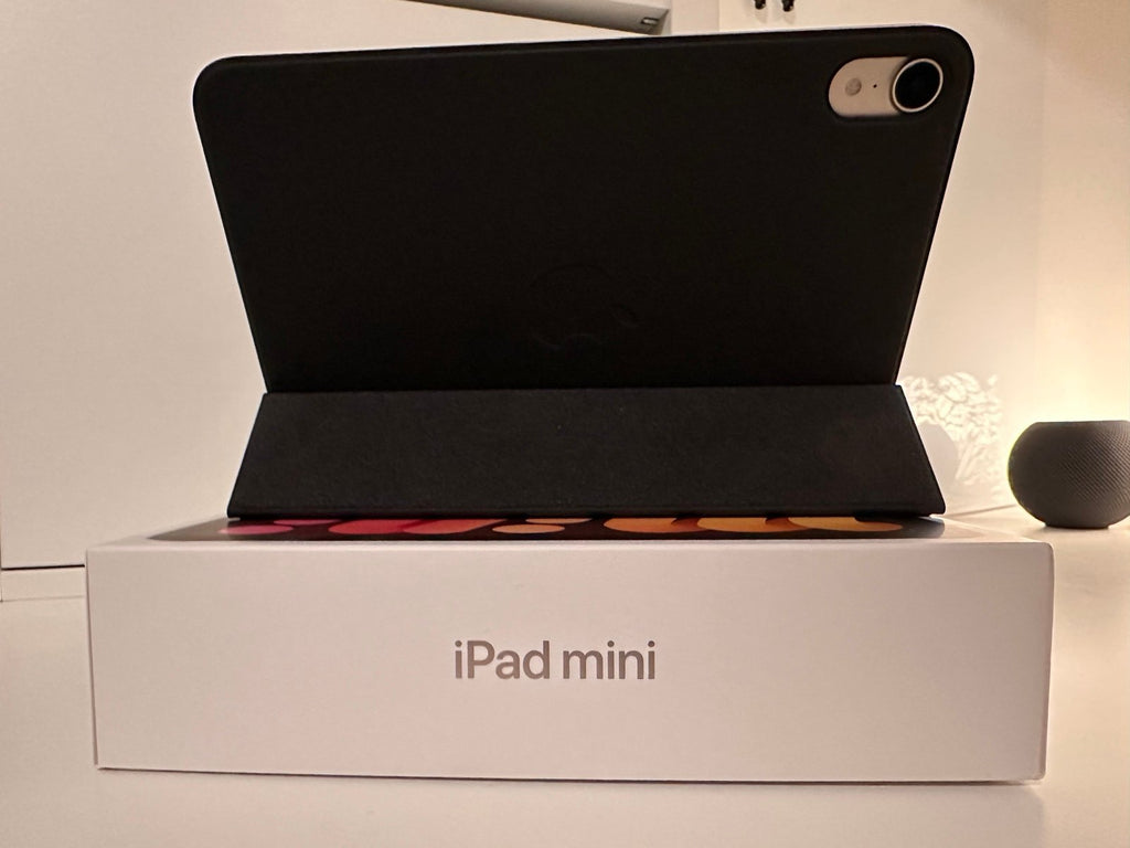 Apple iPad Mini 6th Generation- (Starlight) 64 GB & Original Apple Folio case 1N26