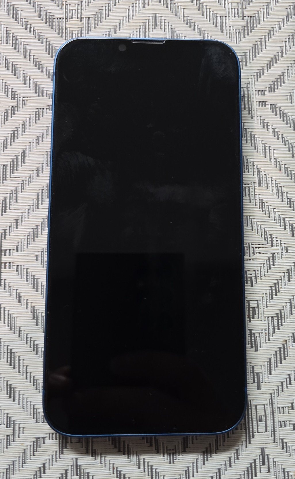 IPhone 13 unlocked 128GB blue 8B63