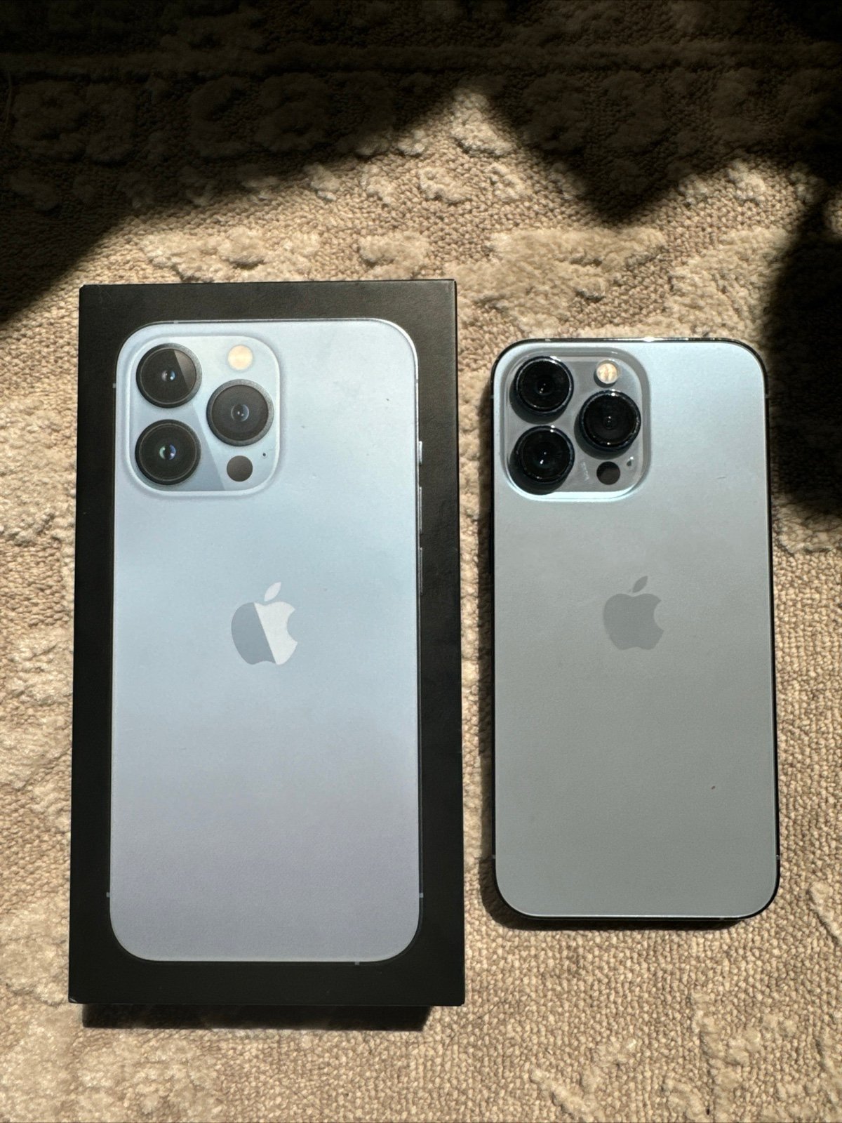 Apple iPhone 13 Pro 256 GB in Sierra Blue 7W31