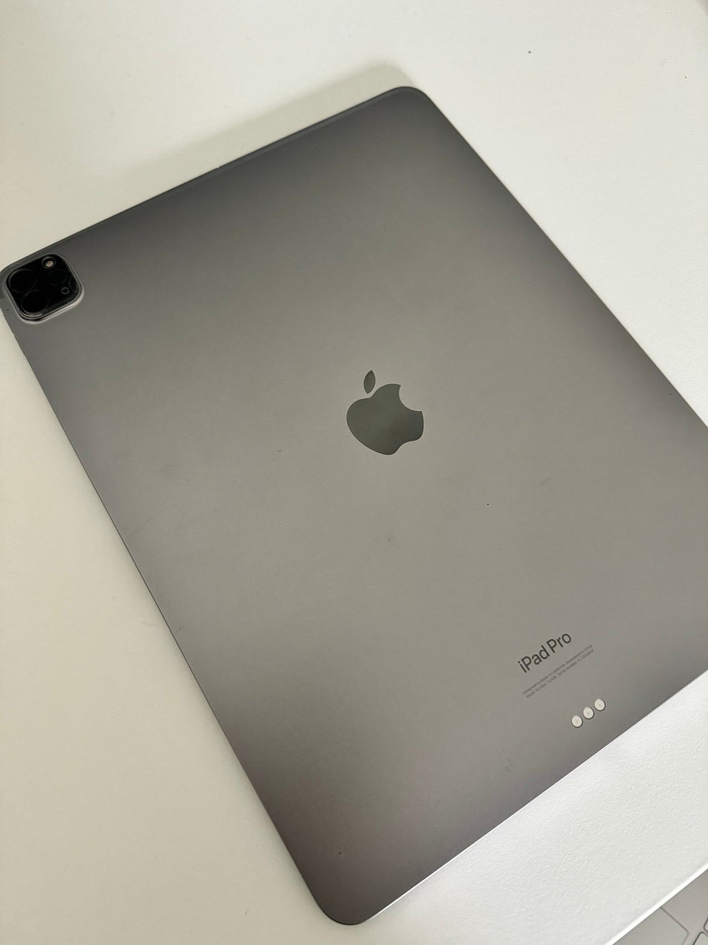 iPad Pro 12.9 6th Generation 256GB 3X99