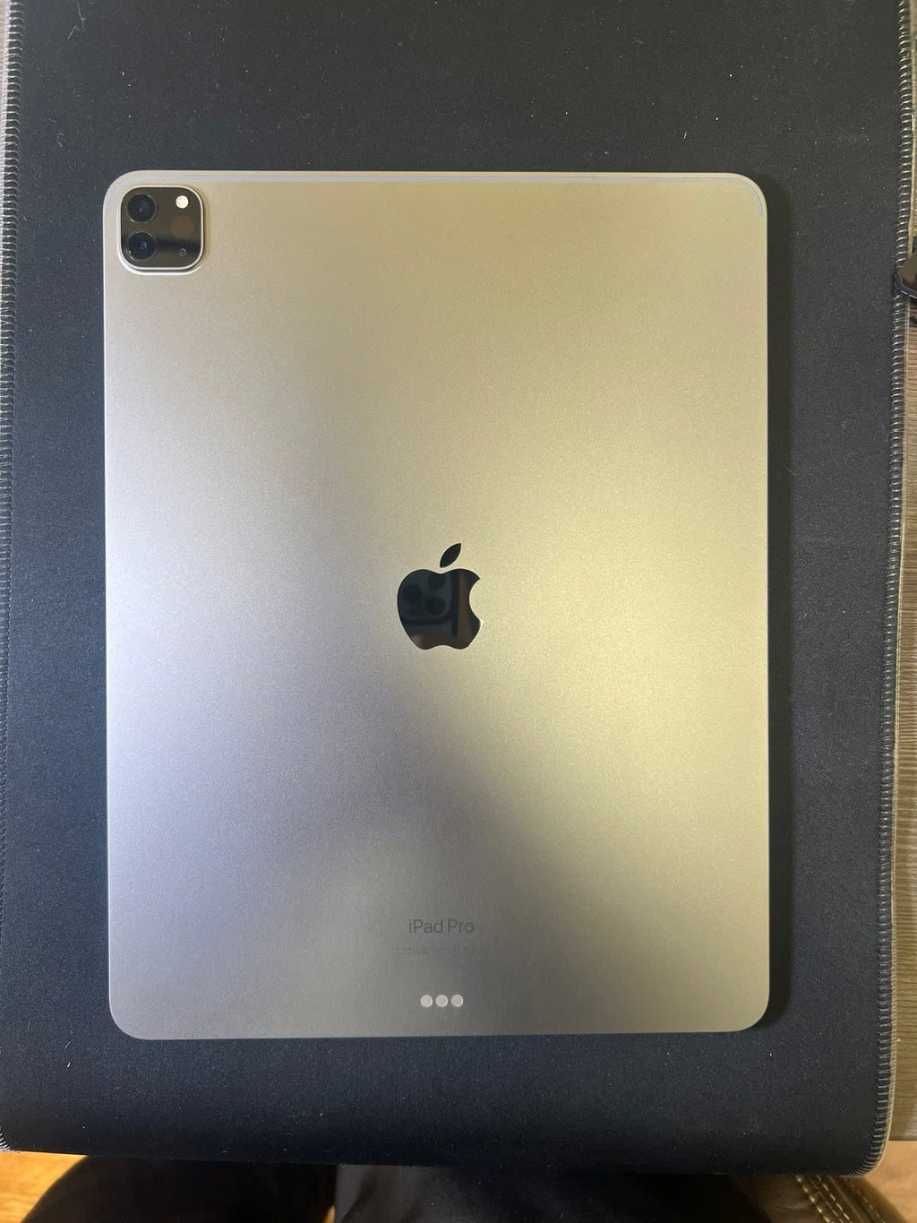 Apple iPad Pro 5th Generation 1 TB in Space Gray 6W33