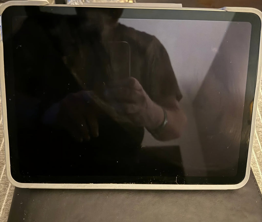 Apple iPad Air 4th Generation 64 GB in Space Gray 2L19