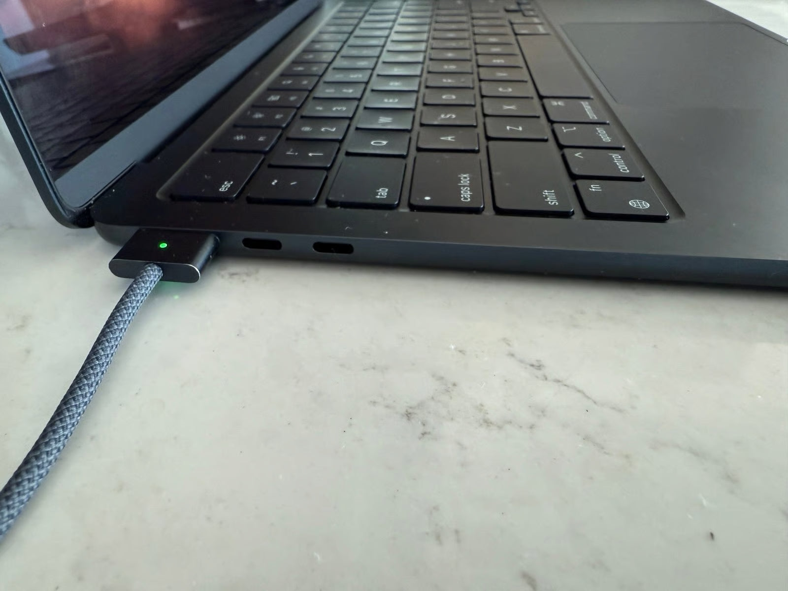 13-inch MacBook Air with M2 chip - Midnight 5R57