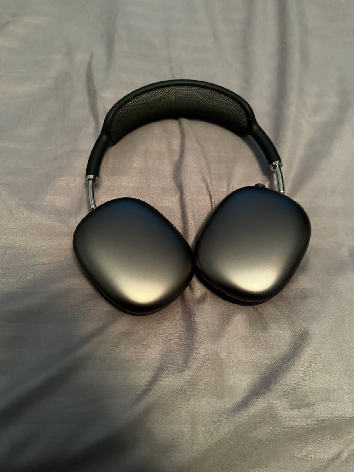 Apple Airpod Max headphones 1J66