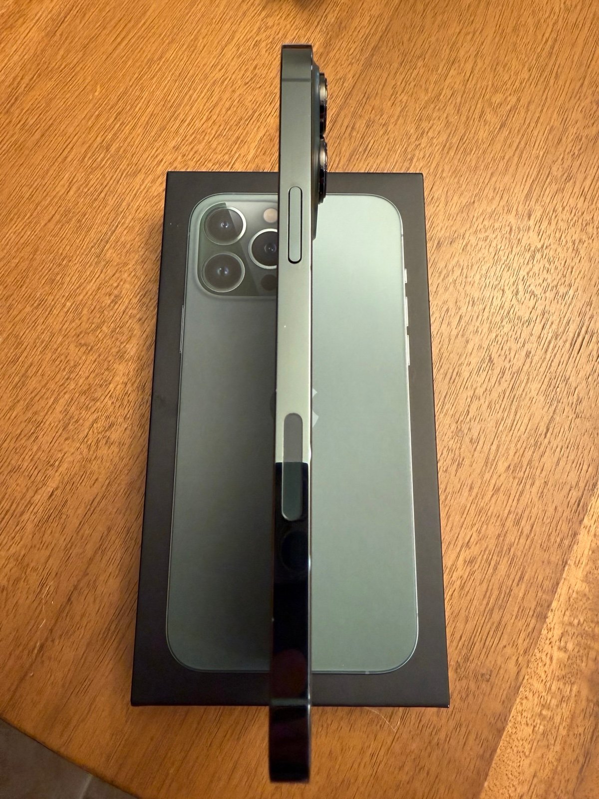 iPhone 13 Pro Max Unlocked 2J26