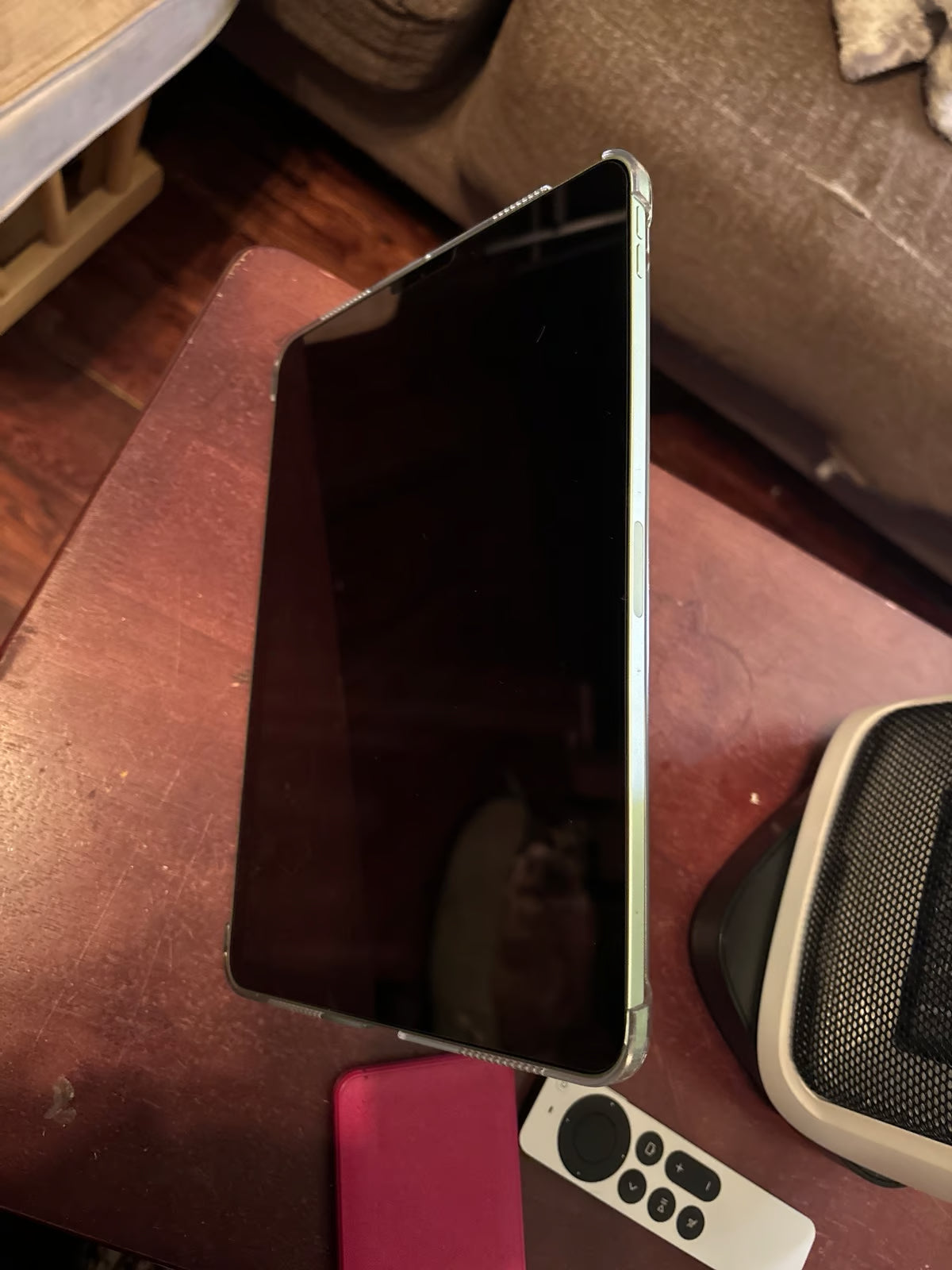 iPad Air Wi-Fi 64GB - Green (4th Generation) with case UNLOCKED 8L22