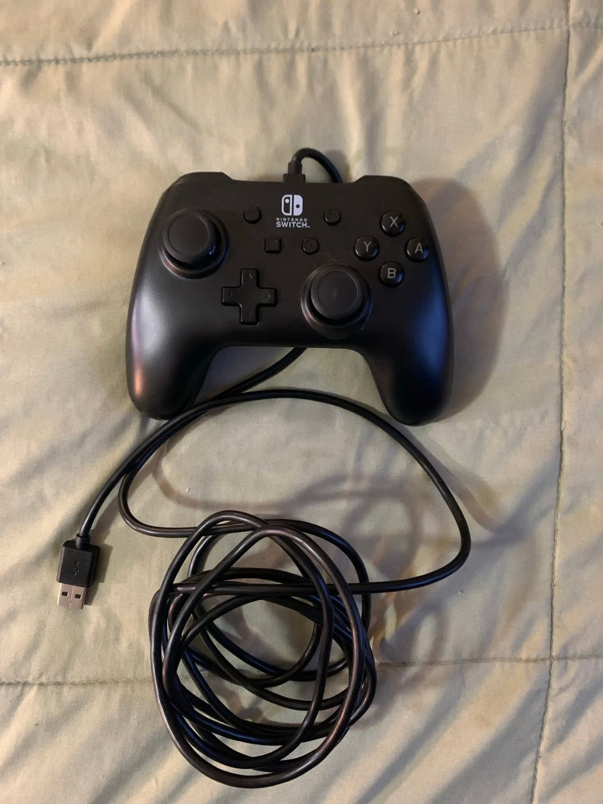 Barely used Nintendo Switch OLED with games travel case and extra controller 3K57