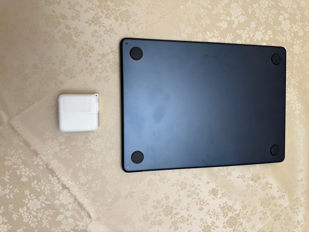 2024 Apple macbook air 13鈥?m3 chip. No box and no cord included. 1L61