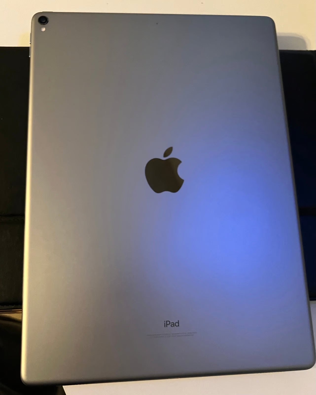 Apple iPad Pro 2nd Generation 64 GB in Space Gray 7S67