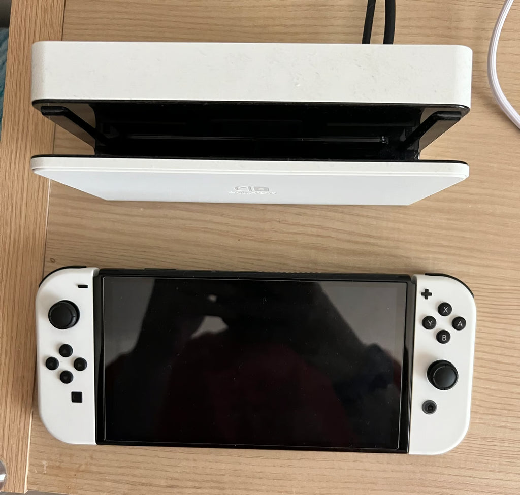 Nintendo Switch OLED + Mario Kart 8 8F72