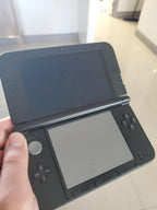 Nintendo 3DS XL Super Mario Bros. 2 in Red