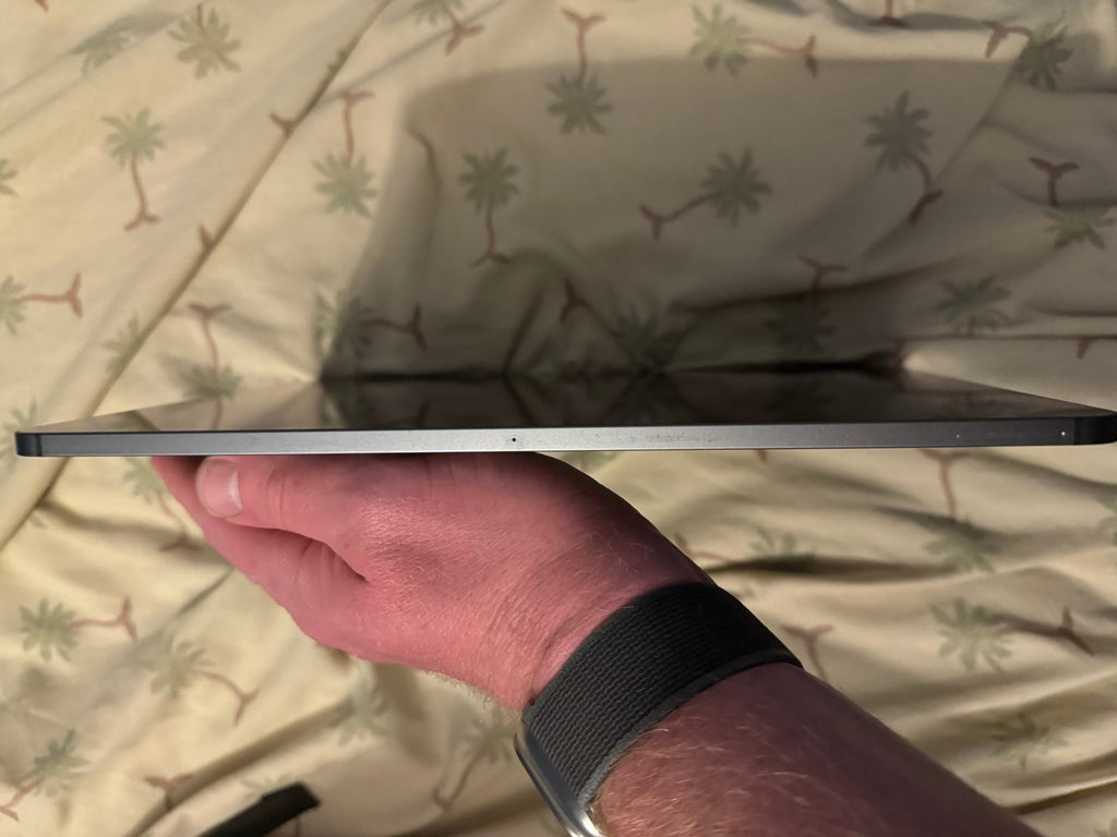 iPad Pro 12.9 128gb 5th Generation WiFi + Cellular Verizon 2T99