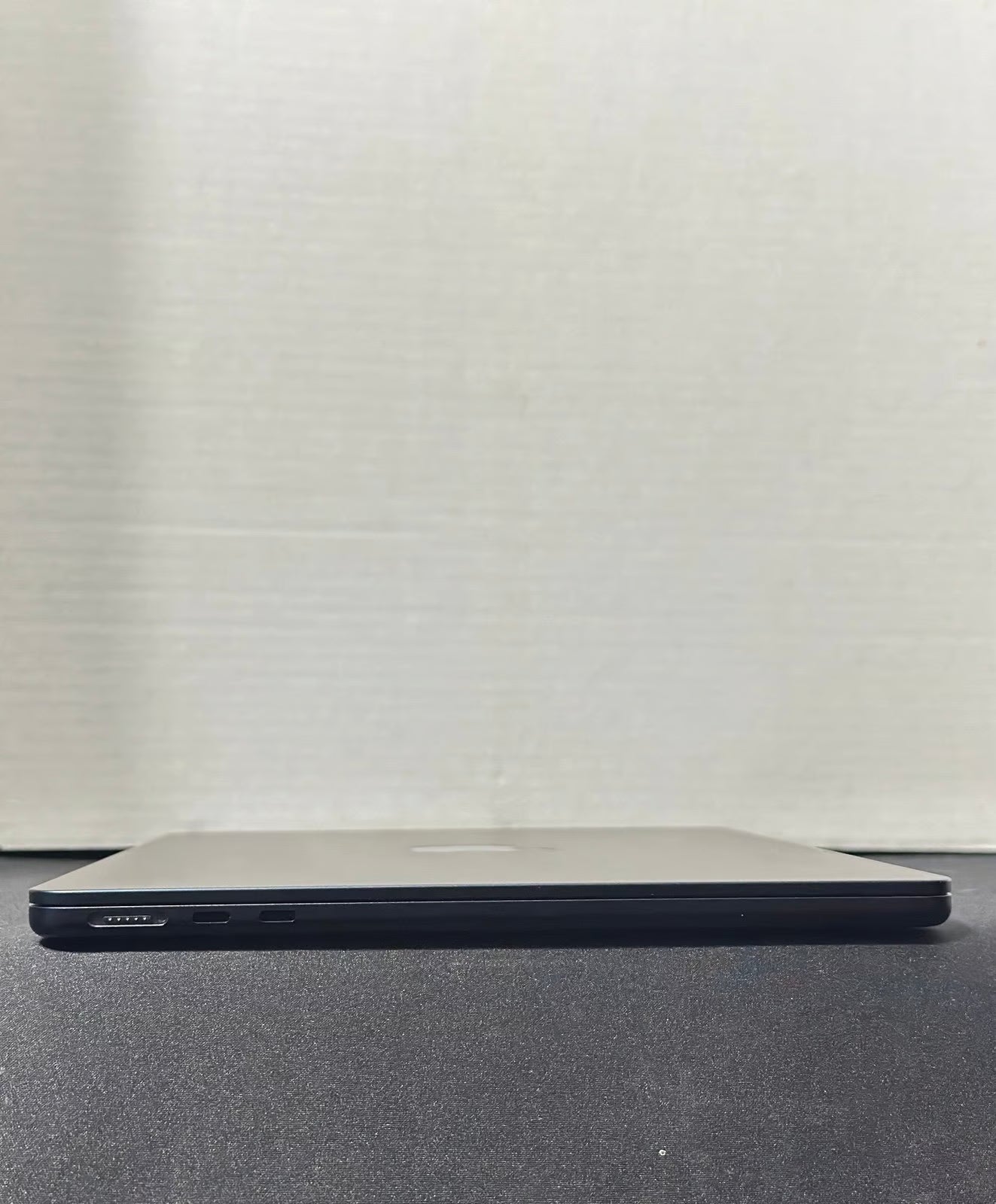 M2 Macbook Air 21 BATTERY CYCLES 9D79