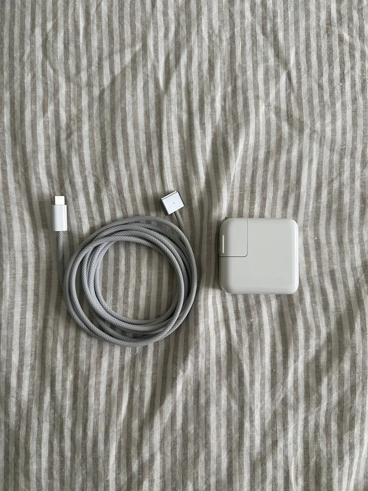 Apple Macbook Air 2023 15in.  M2  256GB SSD 8GB Memory 5G53