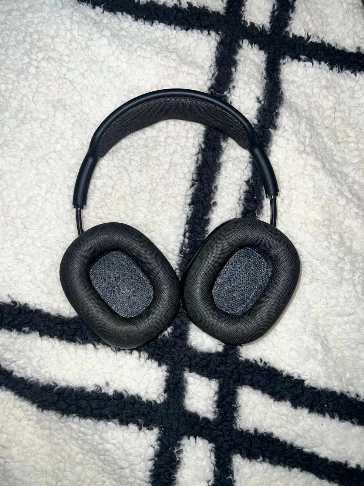 Apple AirPods Max with Smart Case 9R85