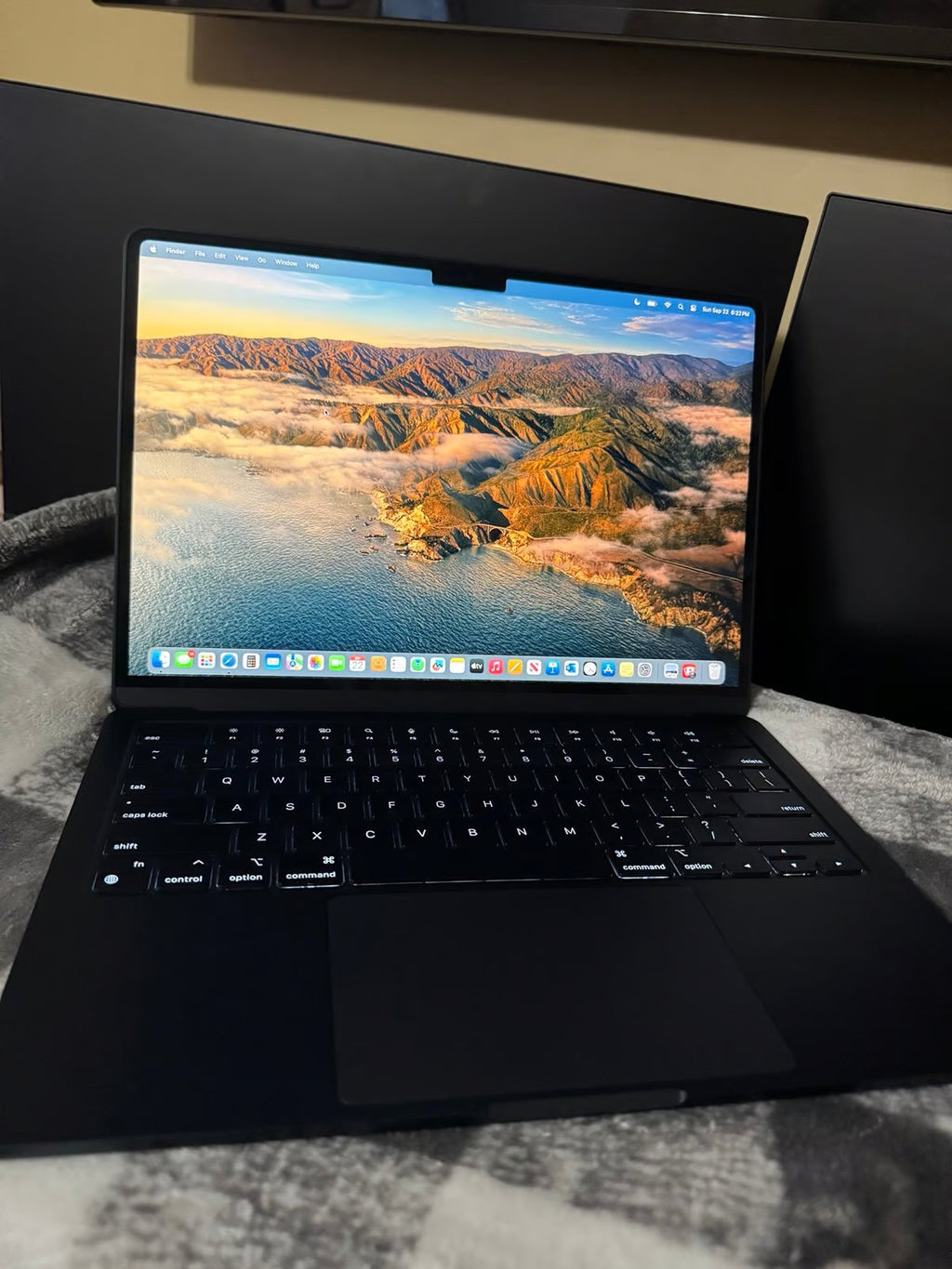 Apple Macbook Air M2 13.6 Inch 256 SSD 9X25