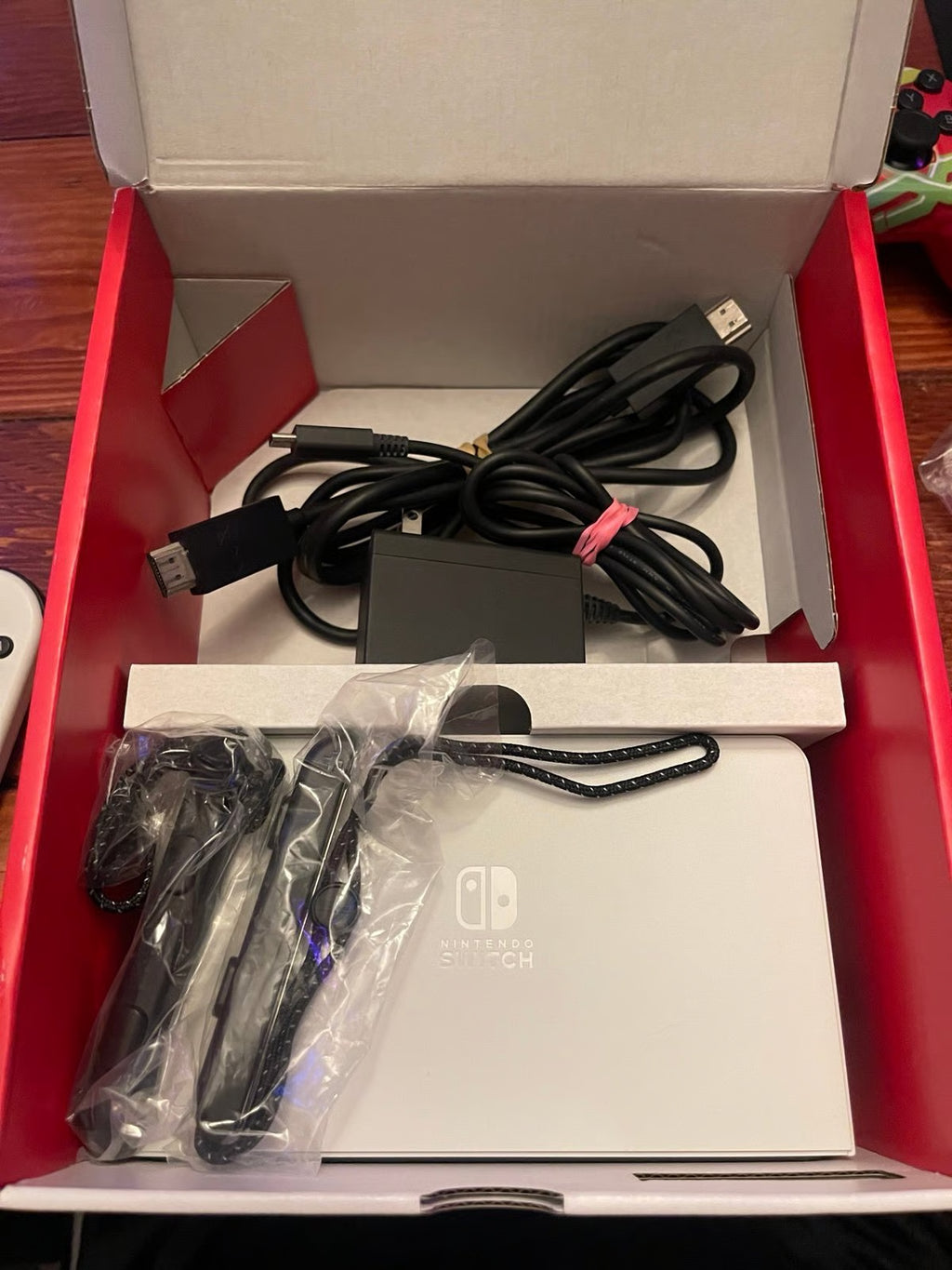 Nintendo switch (Oled Model) Bundle Like New In Box 7S88