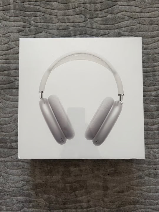 Apple AirPods Max with Smart Case in Silver 2E99