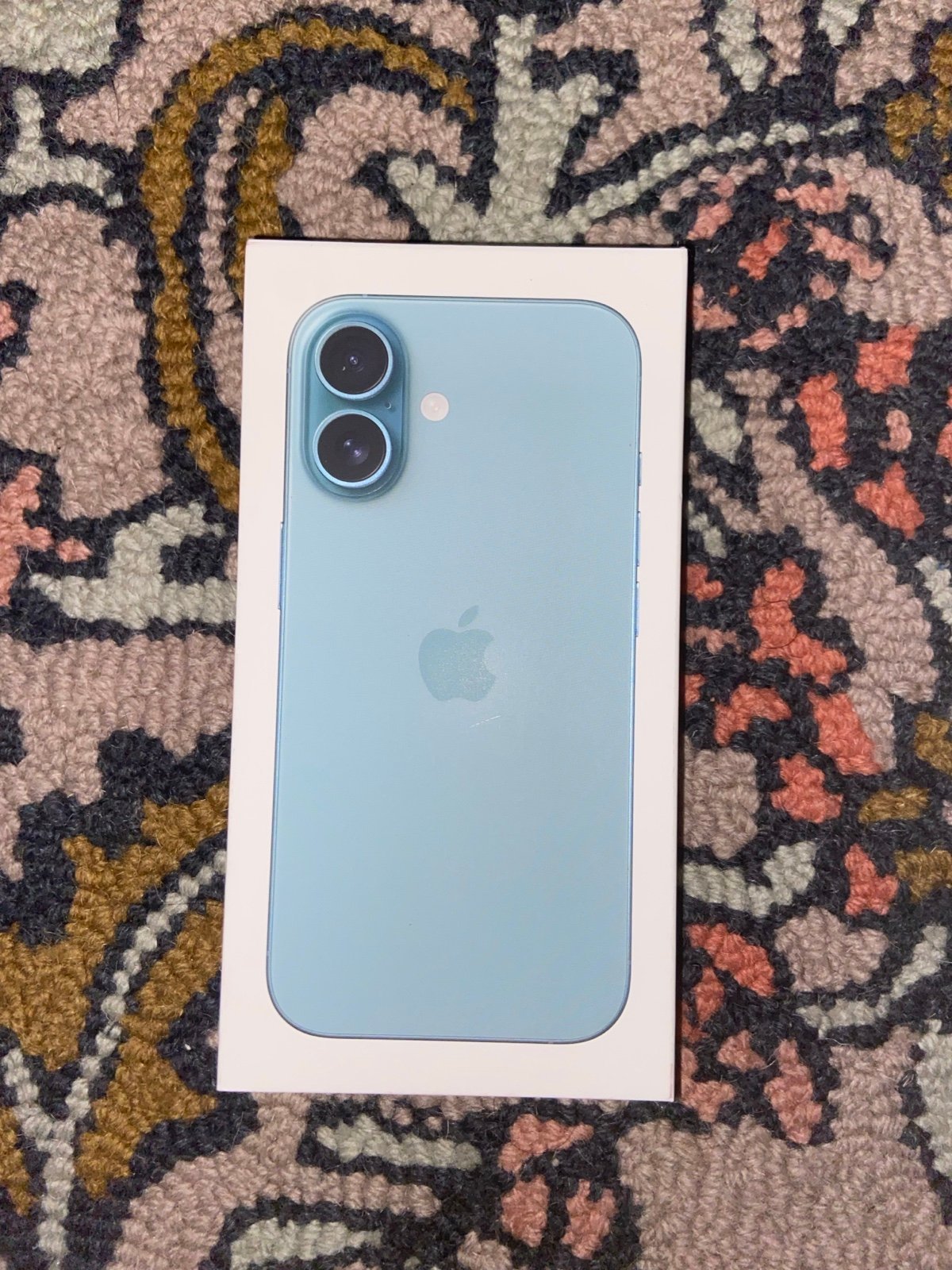 iPhone 16 128gb VERIZON 2C26