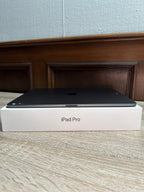 iPad Pro 12.9 inch 3rd Gen Works Perfectly 7O98