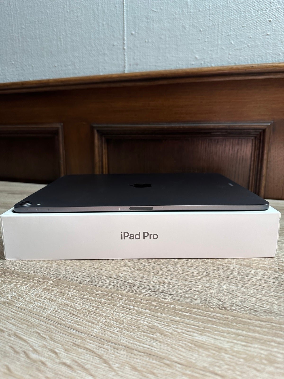 iPad Pro 12.9 inch 3rd Gen Works Perfectly 7O98