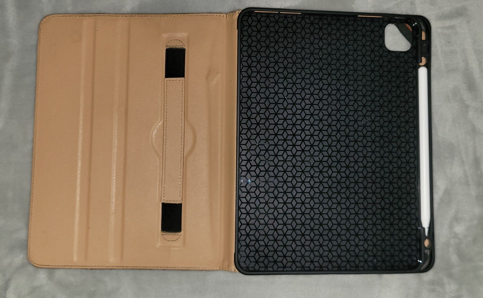 Apple iPad Pro 11 inch 3rd Gen M1  128GB Wi-Fi only  mint 9E57