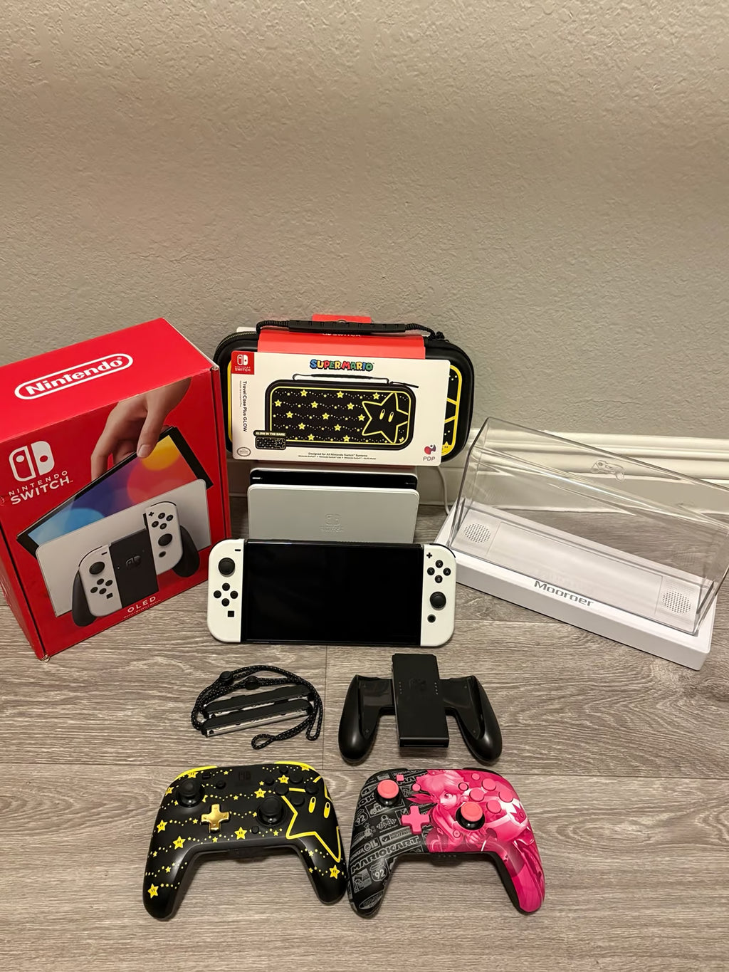 Nintendo Switch Oled w/ Accessories 1H88