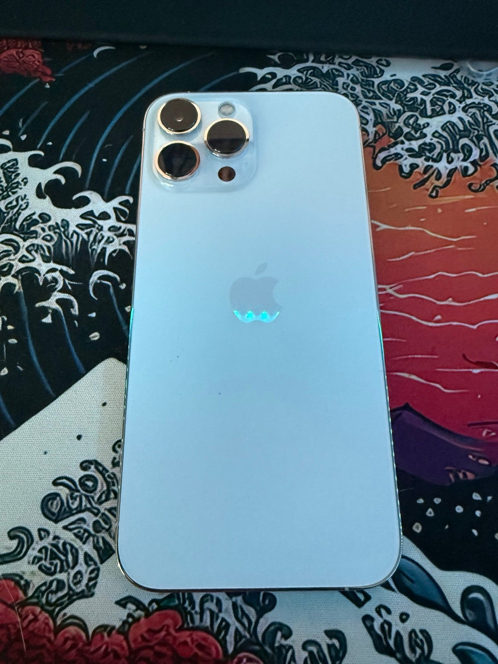 iPhone 13 pro max unlocked with 8 cases 7J27