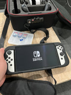 Nintendo Switch OLED Bundle 7Y97