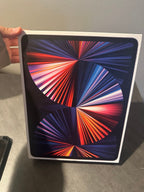 iPad Pro 12.9 inch 256GB (5th Generation) Wi-Fi + Cellular *Unlocked includes Sp 9K88