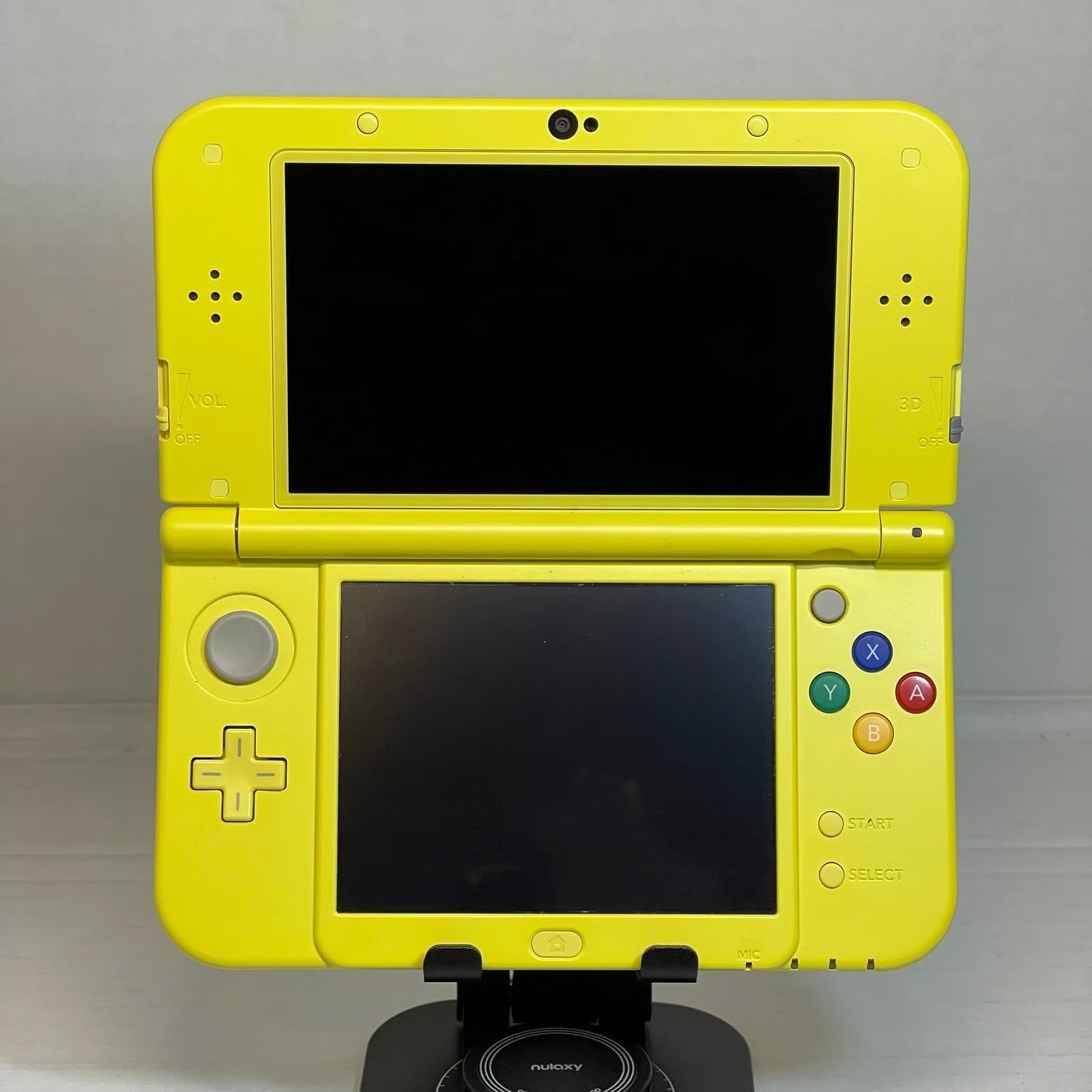 New Nintendo 3DS XL Pikachu in Yellow