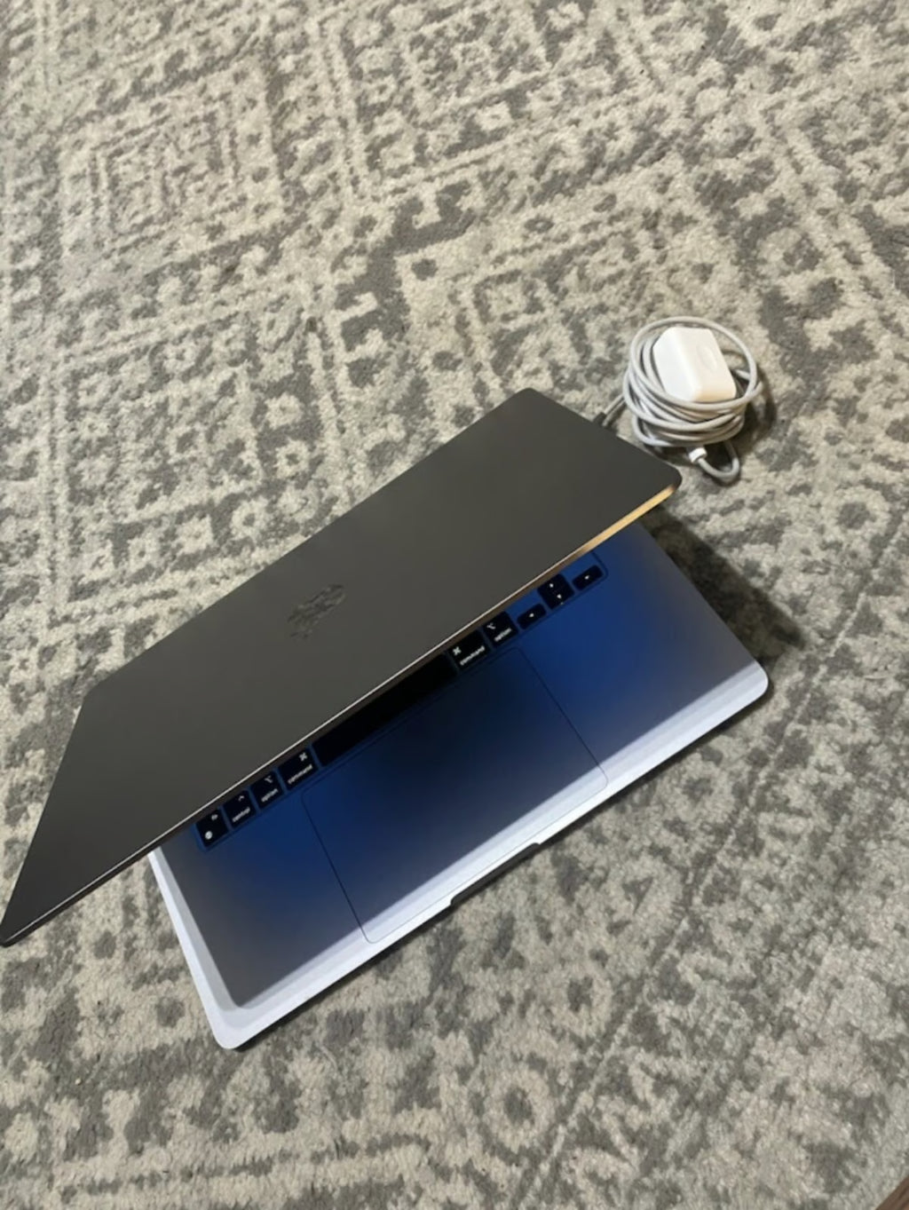 (2023) MacBook Air M2 256GB 6P58