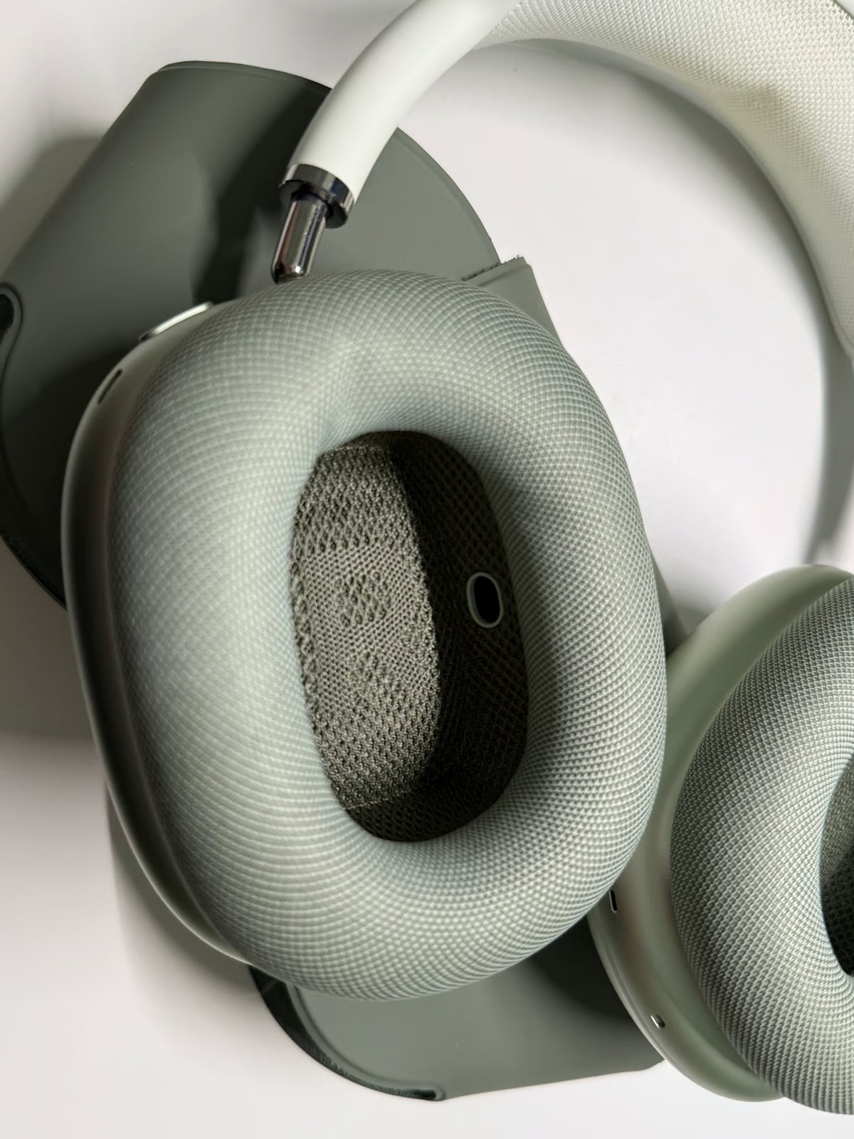 Apple AirPods Max with Smart Case in Green 6T85