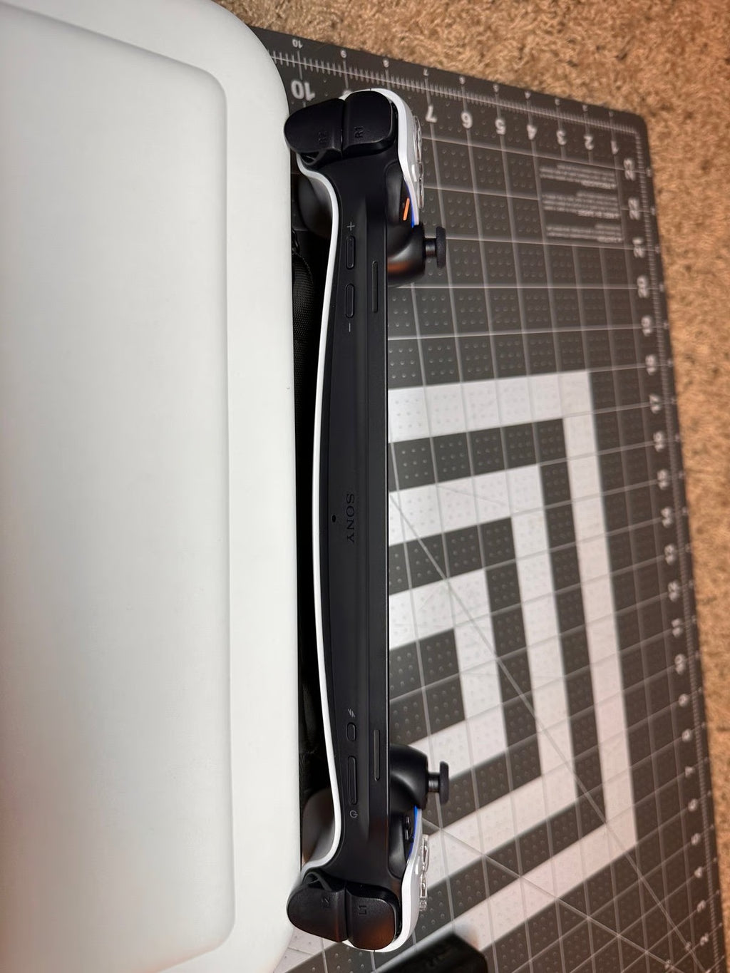 PlayStation portal remote player with case - only about 6 hours of use 7V89