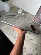 Apple iPad Pro 3rd Generation 256 GB in Space Gray Cellular FACTORY UNLOCKED 8W31