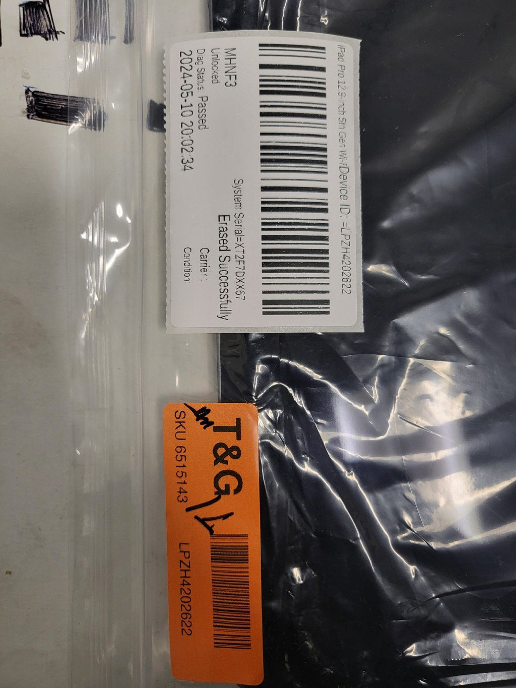 12.9-Inch iPad Pro with Wi-Fi - 128GB - Space Gray Model:GSRF MHNF3LL/A (M1) Yea 2W87