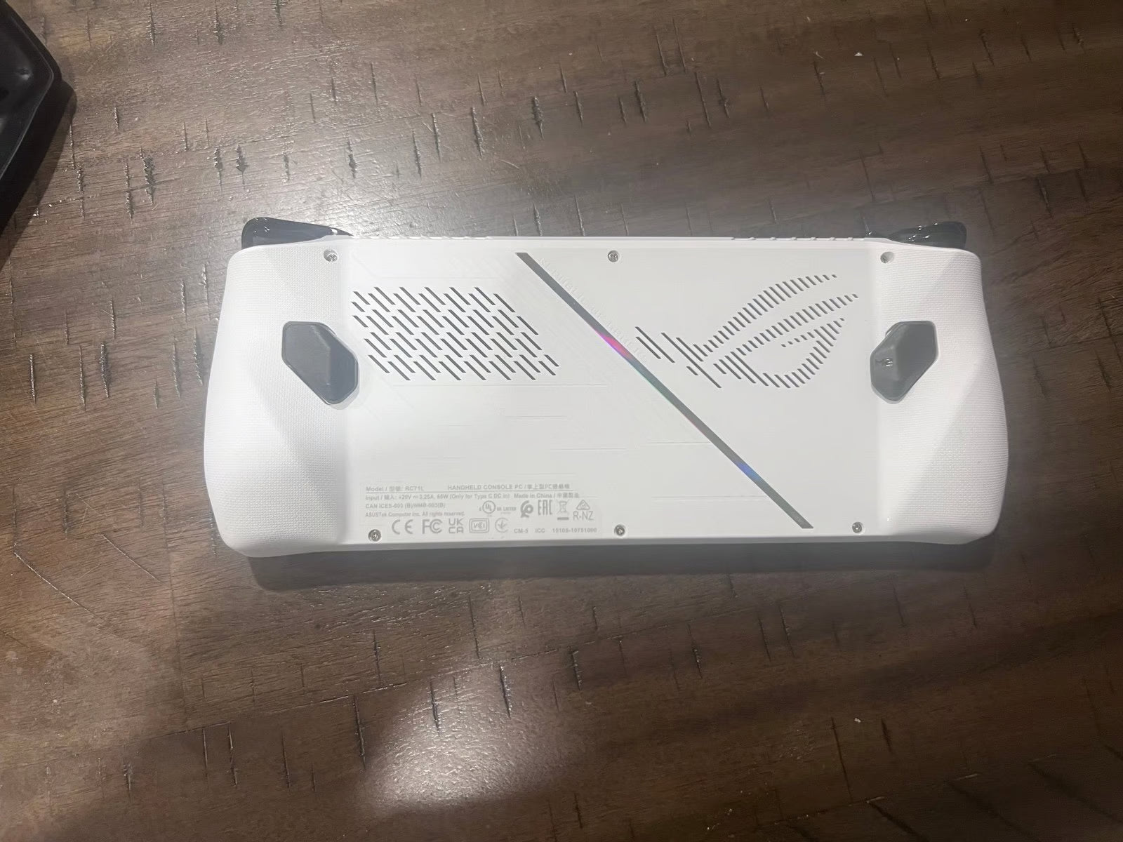 ASUS rog ally z1 extreme 7J62