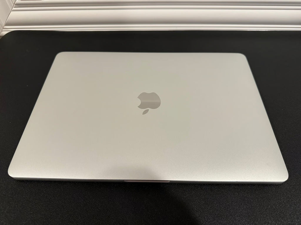 MacBook Pro with TouchBar 8A75