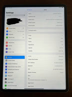 IPad Pro 6th generation 128gb WIFI + Cellular Bundle 2G28