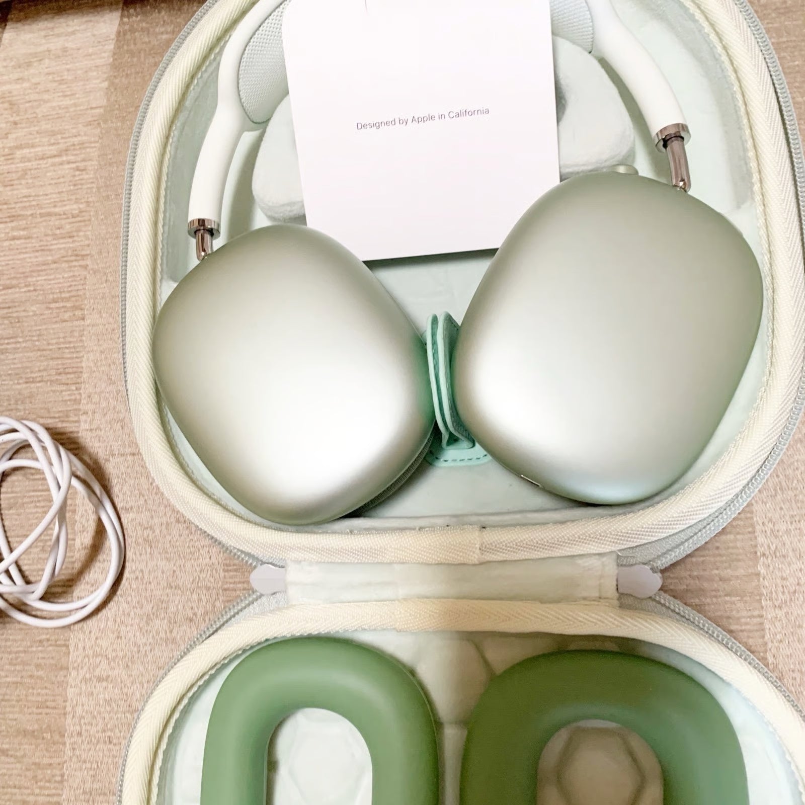 Apple AirPods Max in Green 7D96