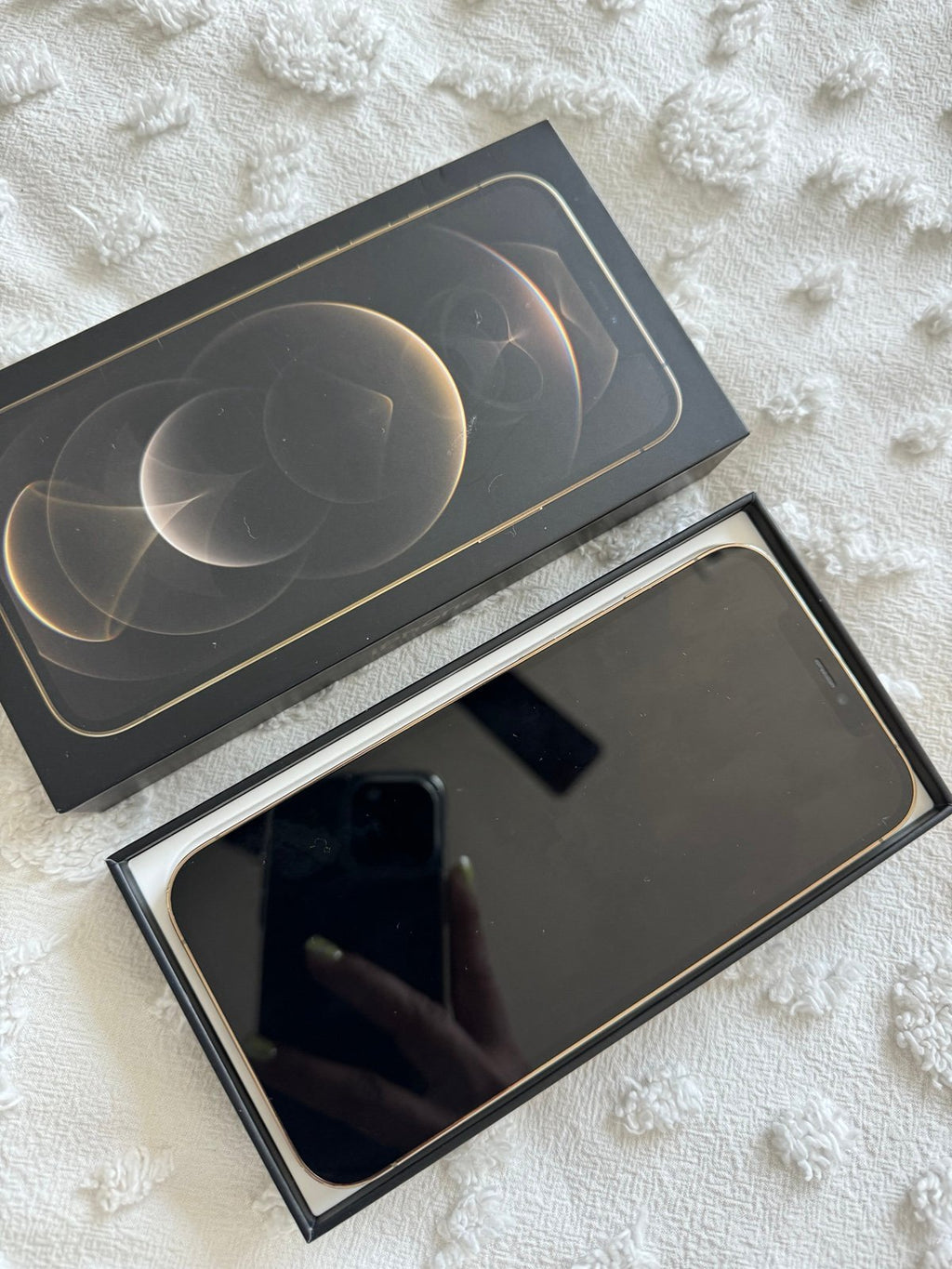 iphone 12 pro max 2F37