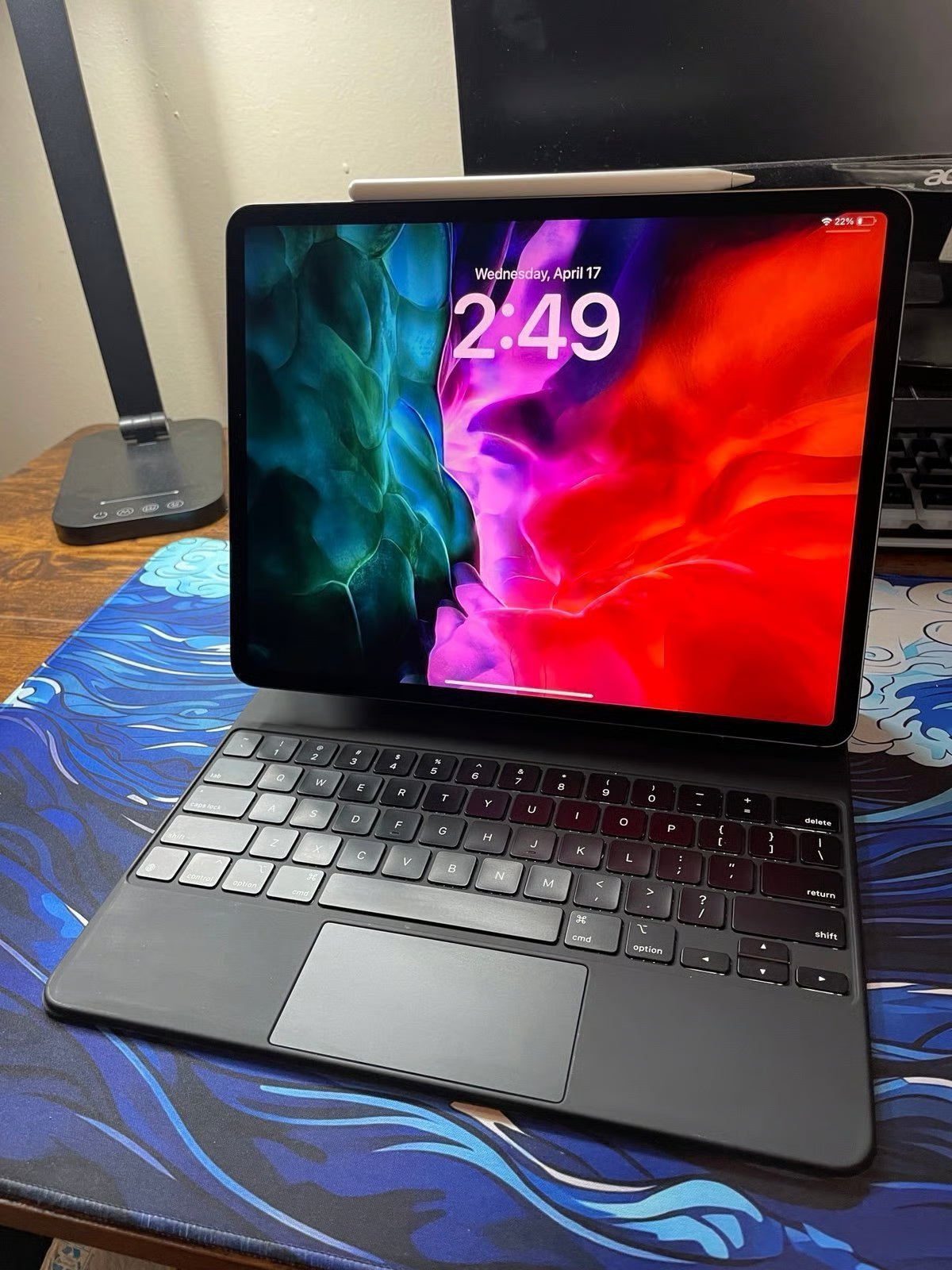 2020 gen 4 Apple ipad pro 12.9-inch w/ magic keyboard & apple pencil 1C86