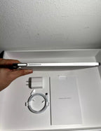 �?Apple iPad Air 5th Gen 256GB - Wi-Fi - Starlight 9Z81