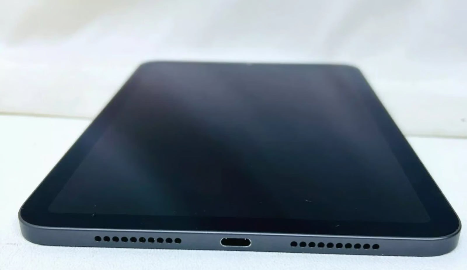 Apple iPad Mini 6th Generation 64gb WiFi space gray with case 6E29