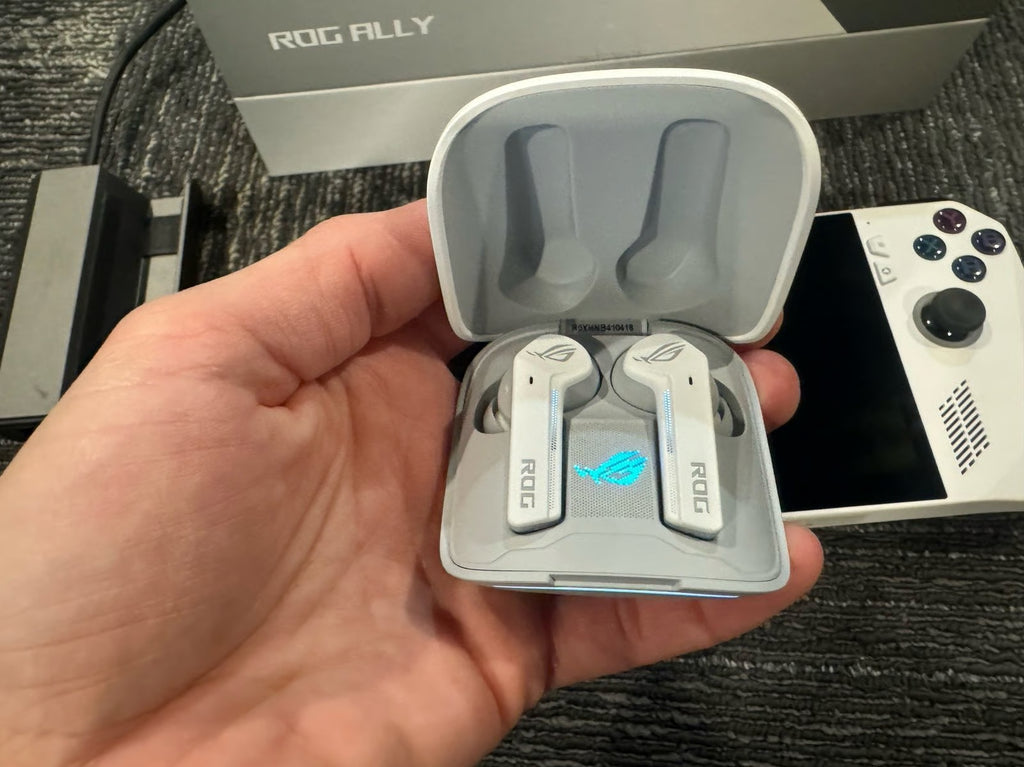 ASUS rog ally z1 extreme 512gb with dock & earbuds 9P38