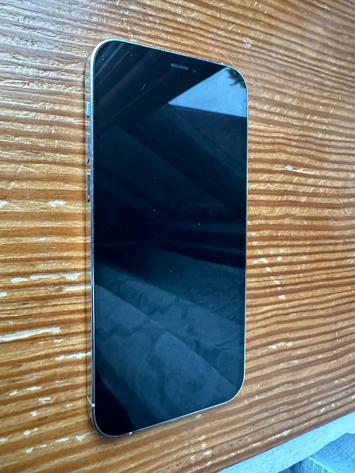 Apple iPhone 12 Pro 256 GB in Silver for Unlocked 7Q33