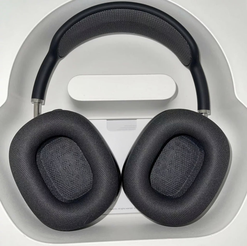 Apple AirPods Max in Space Gray 6K69