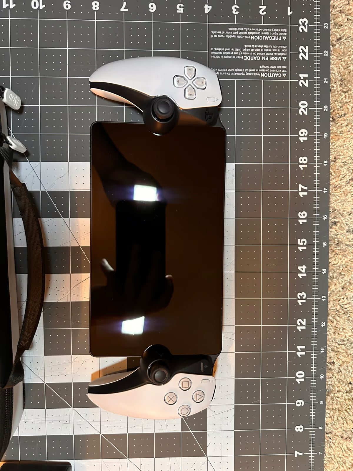 PlayStation portal remote player with case - only about 6 hours of use 7V89