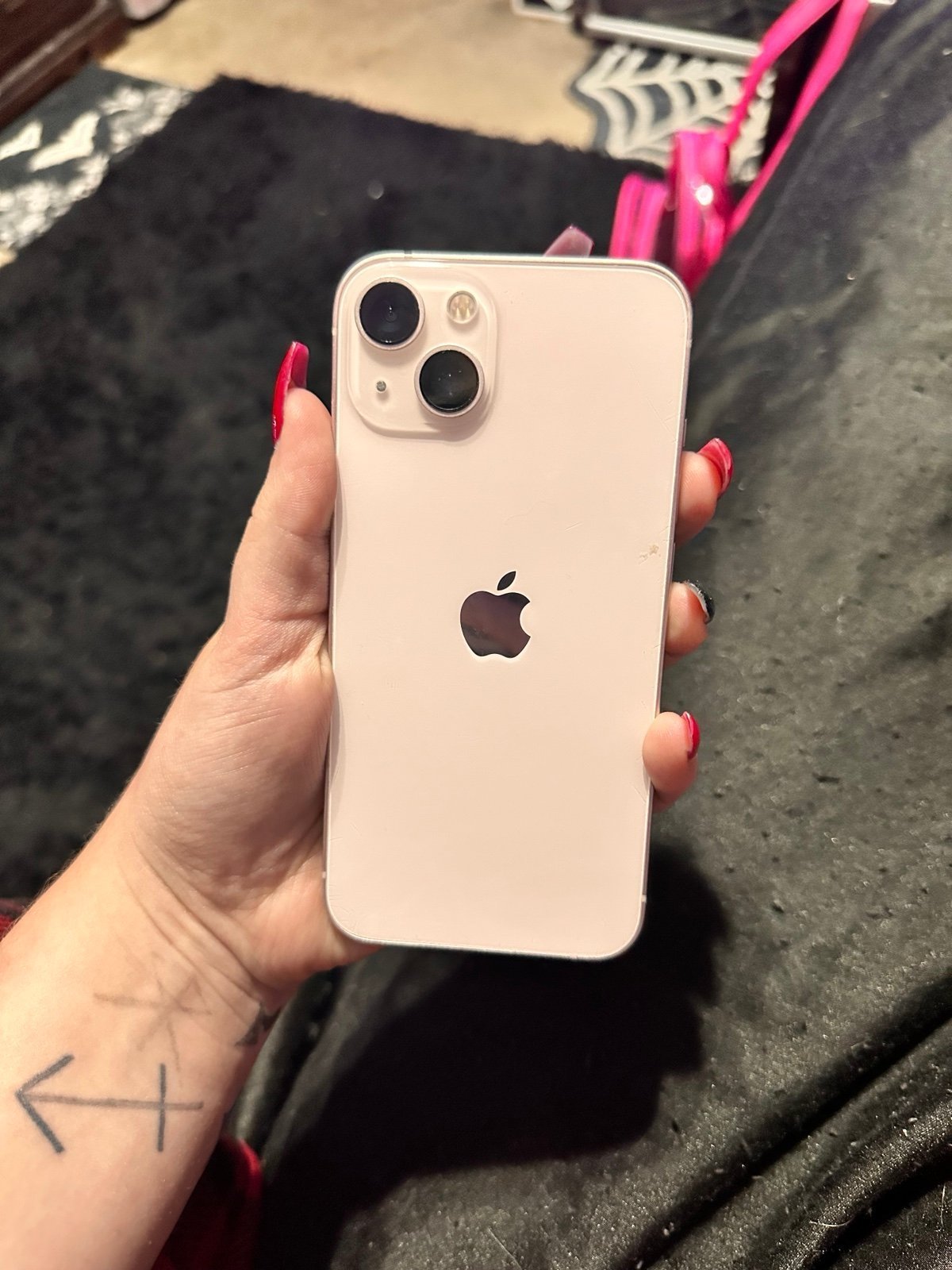 Apple iPhone 13 128 GB in Pink for Unlocked 7O66