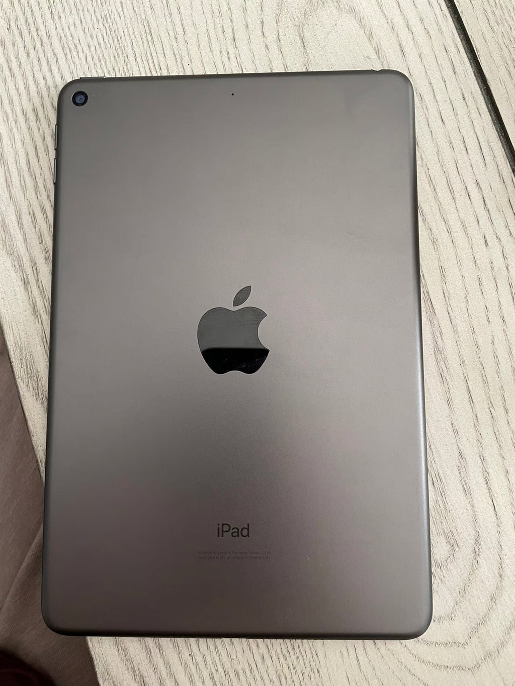 Apple iPad Mini 5th Generation 64 GB in Space Gray 3O15